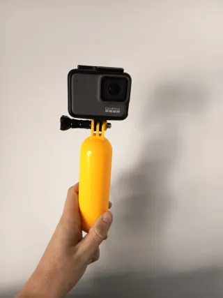 Carcasa GoPro con Palo Flotante Giallo