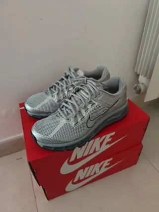 Zapatillas Nike Air Max Grises y Plateadas