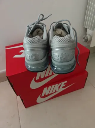 Zapatillas Nike Air Max Grises y Plateadas