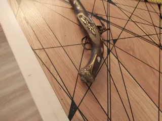 Riproduzione pistola antica decorativa