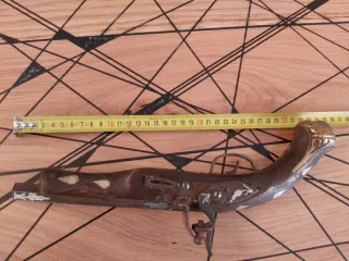 Riproduzione pistola antica decorativa