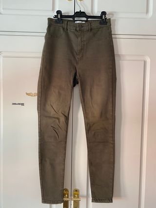 Pantalones push up verde oliva