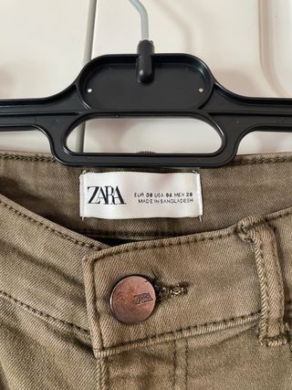 Pantalones push up verde oliva