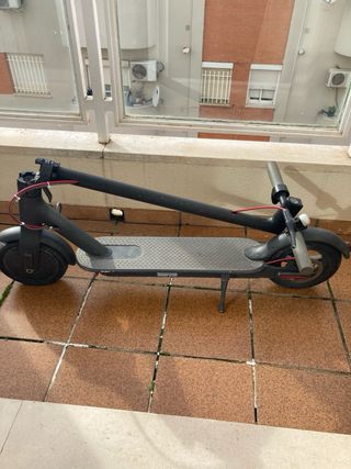 Patinete Eléctrico con luces led -    Buen Estado