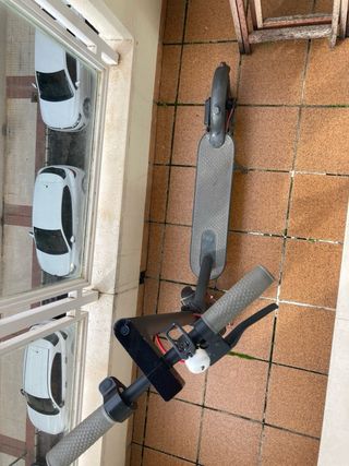 Patinete Eléctrico con luces led -    Buen Estado