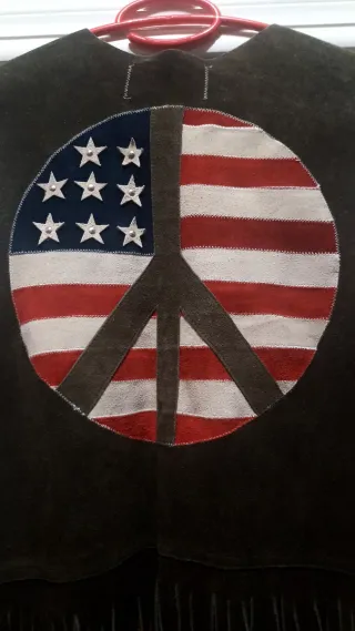 Chaleco Hippie con Flecos marrón De Cuero.