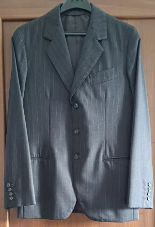 Completo gessato grigio uomo