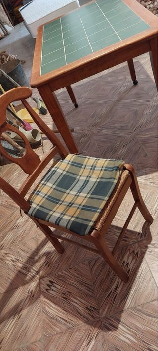 Tavolo da pranzo con piano in ceramica