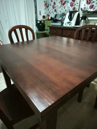 Mesa extensible 90x90 y 4 sillas