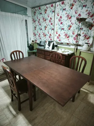 Mesa extensible 90x90 y 4 sillas