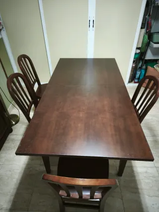 Mesa extensible 90x90 y 4 sillas