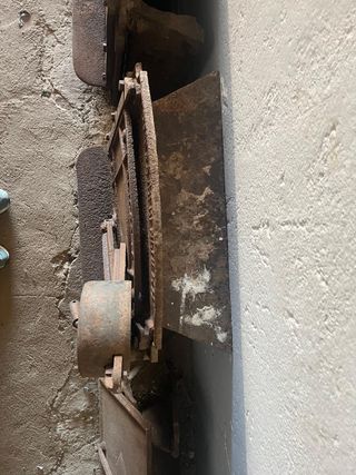 Puerta de Guillotina. Horno de leña