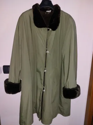 Cappotto verde con pelliccia
