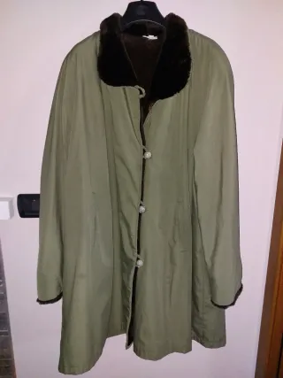 Cappotto verde con pelliccia