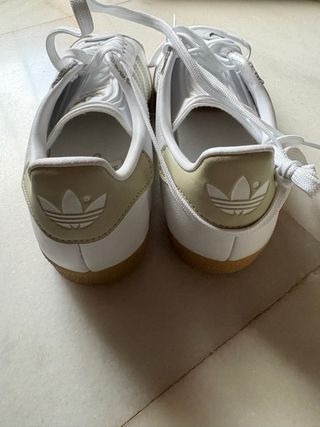 Adidas Gazelle Blancas y Doradas Nuevas