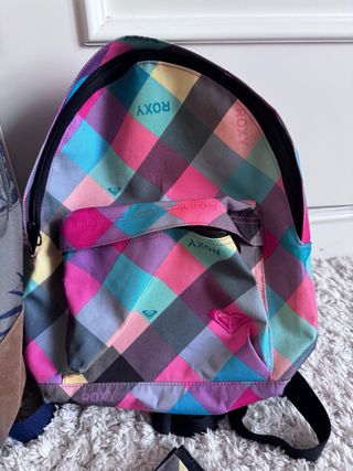 Lote 3 piezas Roxy: 2 mochilas y cartera