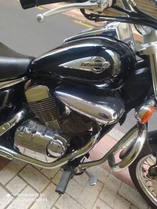 Suzuki intruder 250 LC