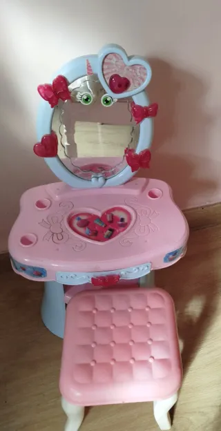 Tocador con taburete