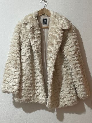 Abrigo pelo sintético Atmosphere beige