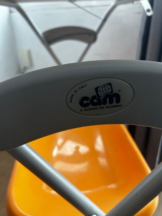 Cambiador de bebé con bañera