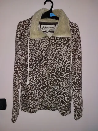 Felpa con stampa animalier ue collo in pelliccia