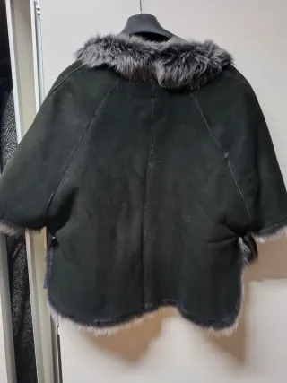 Capa reversible piel negra y gris