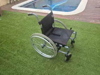 Silla de ruedas plegable