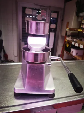 2 Máquinas para hacer hamburguesas