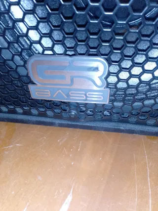 Pantalla de bajo GR Bass