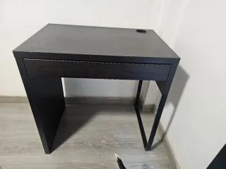 Escritorio madera y metal negro