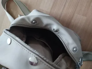 Bolso Mochila Beige Antirobo Trasero