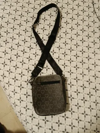 Bolsito bandolera Valentino negro y gris