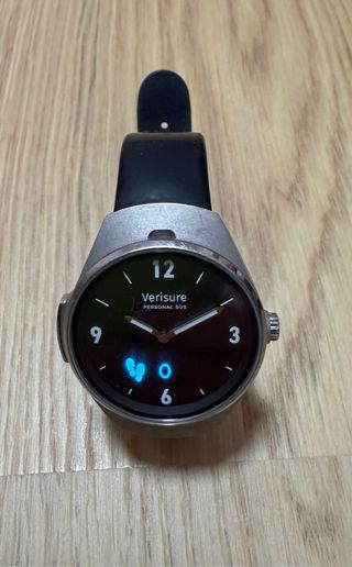 Reloj analógico (Plata y negro)