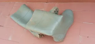 Botas de plástico verdes