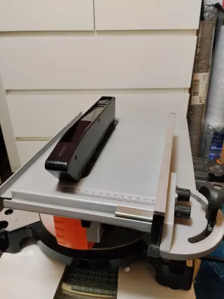 Ingletadora Eléctricamente marca dayron