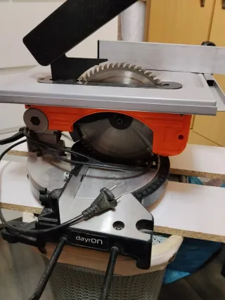 Ingletadora Eléctricamente marca dayron