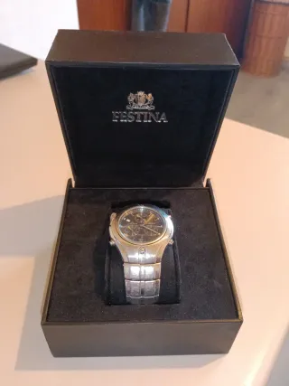 Reloj Festina Vintage Caja Negra y Plata