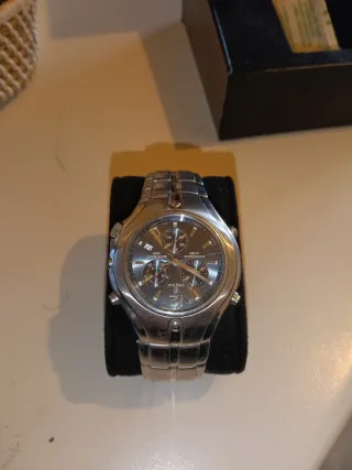 Reloj Festina Vintage Caja Negra y Plata