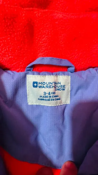 Chaqueta de nieve azul y rosa