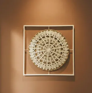 Decorazione da parete con centrino antico