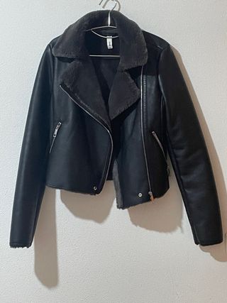 Cazadora biker efecto piel Mango