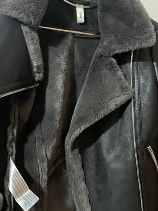 Cazadora biker efecto piel Mango