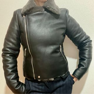 Cazadora biker efecto piel Mango