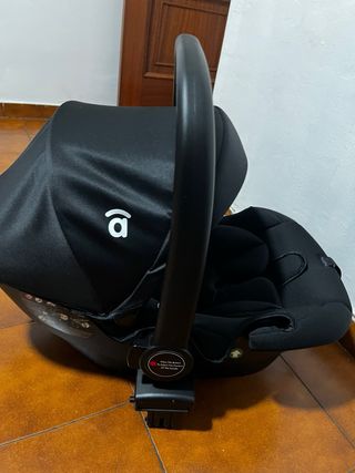 Silla de coche para bebé.