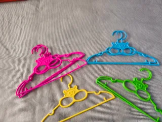 Conjunto de perchas infantiles 28 unidades