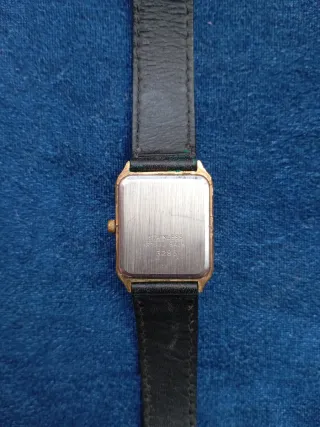 Reloj Lotus Baño Oro