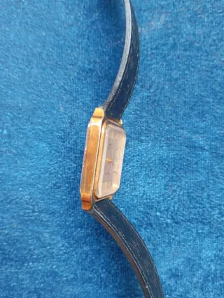 Reloj Lotus Baño Oro