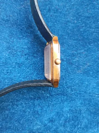 Reloj Lotus Baño Oro