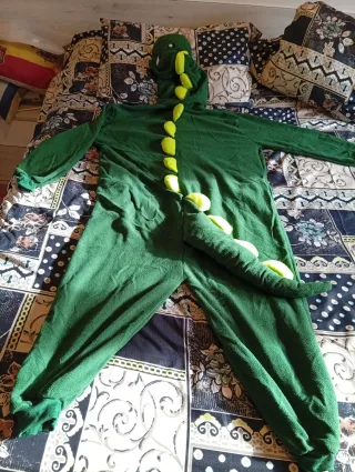 Nuevo, a estrenar . Disfraz adulto dinosaurio