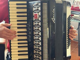 Acordeón Baile 80 Bajos